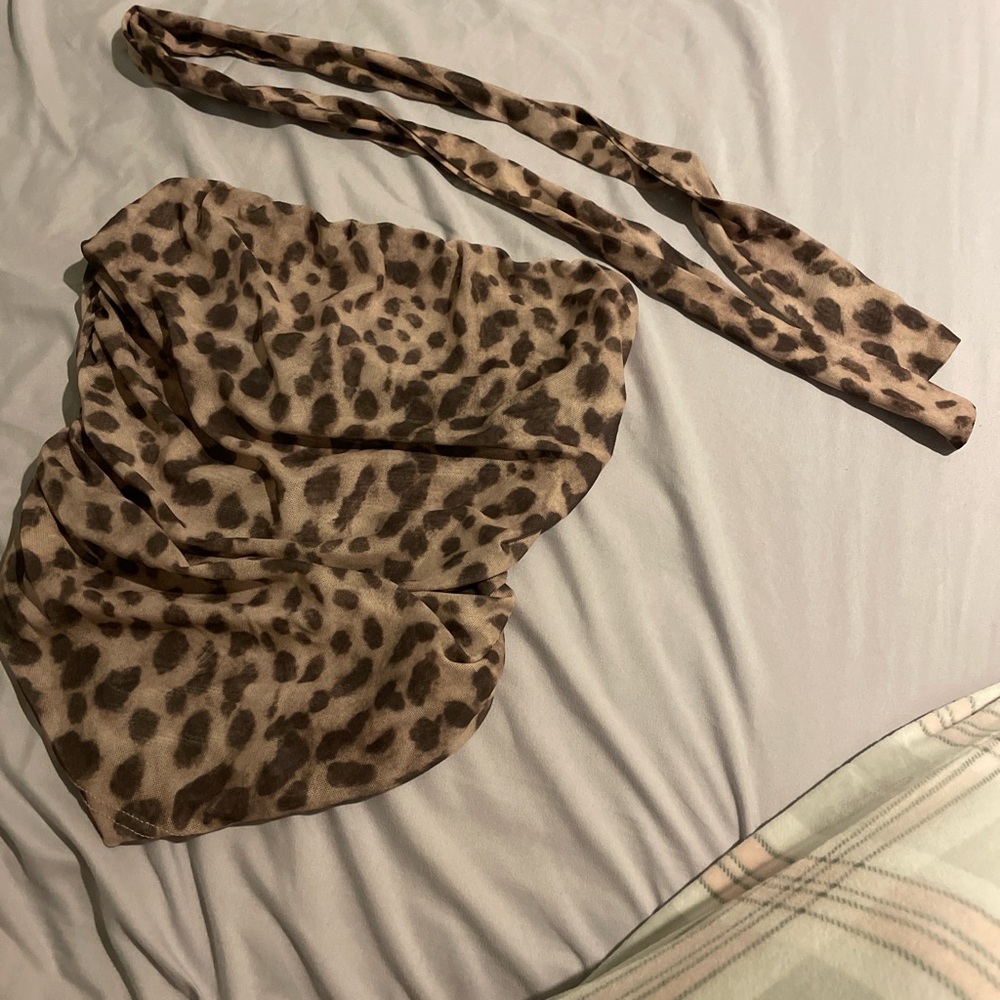 Leopard print top